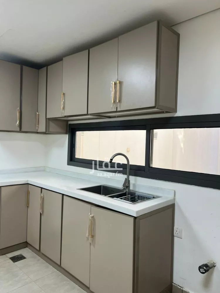 فيلا للبيع في شارع عبدالرحيم المغربي, حي مطار الملك خالد الدولي, مدينة الرياض, منطقة الرياض صورة 4