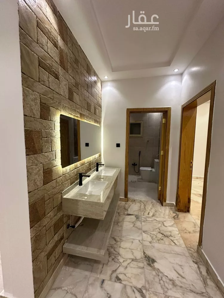 Floor for Rent in Riyadh Al Arid 8