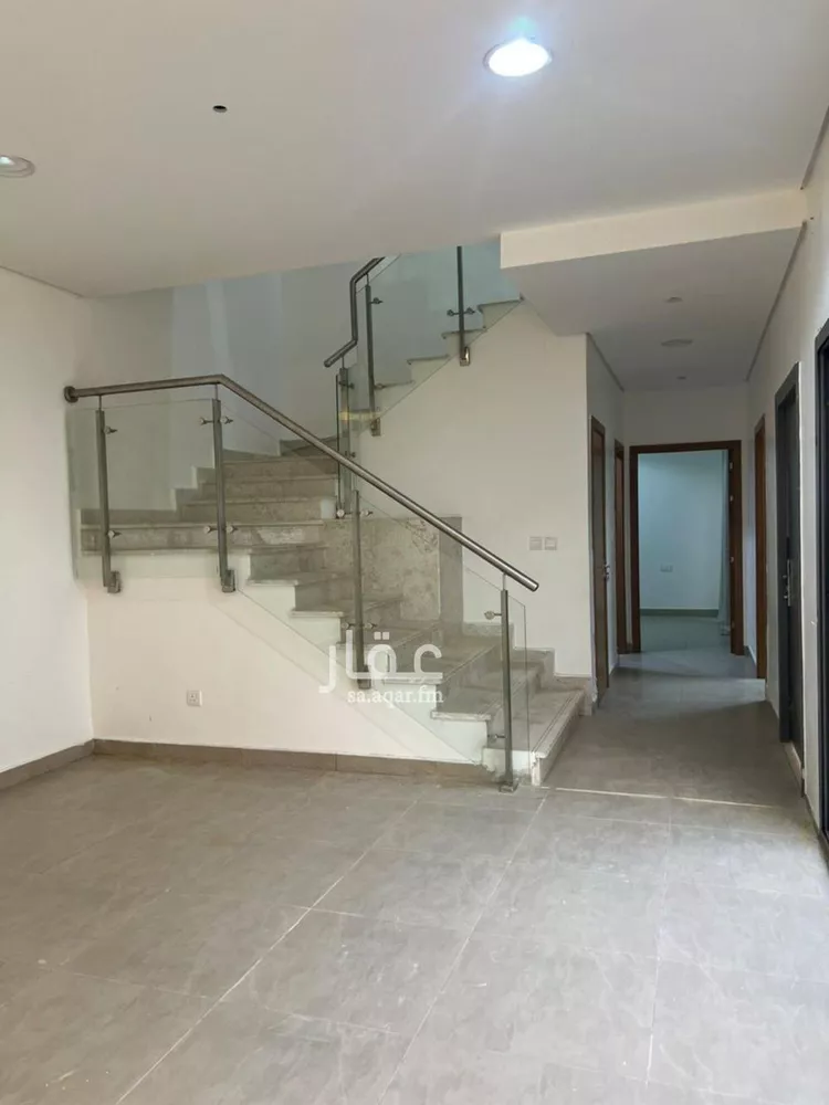 فيلا للبيع في شارع عبدالرحيم المغربي, حي مطار الملك خالد الدولي, مدينة الرياض, منطقة الرياض صورة 2