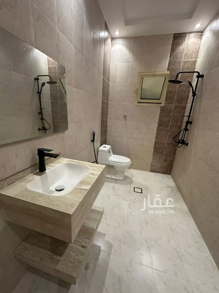 Floor for Rent in Riyadh Al Arid 10