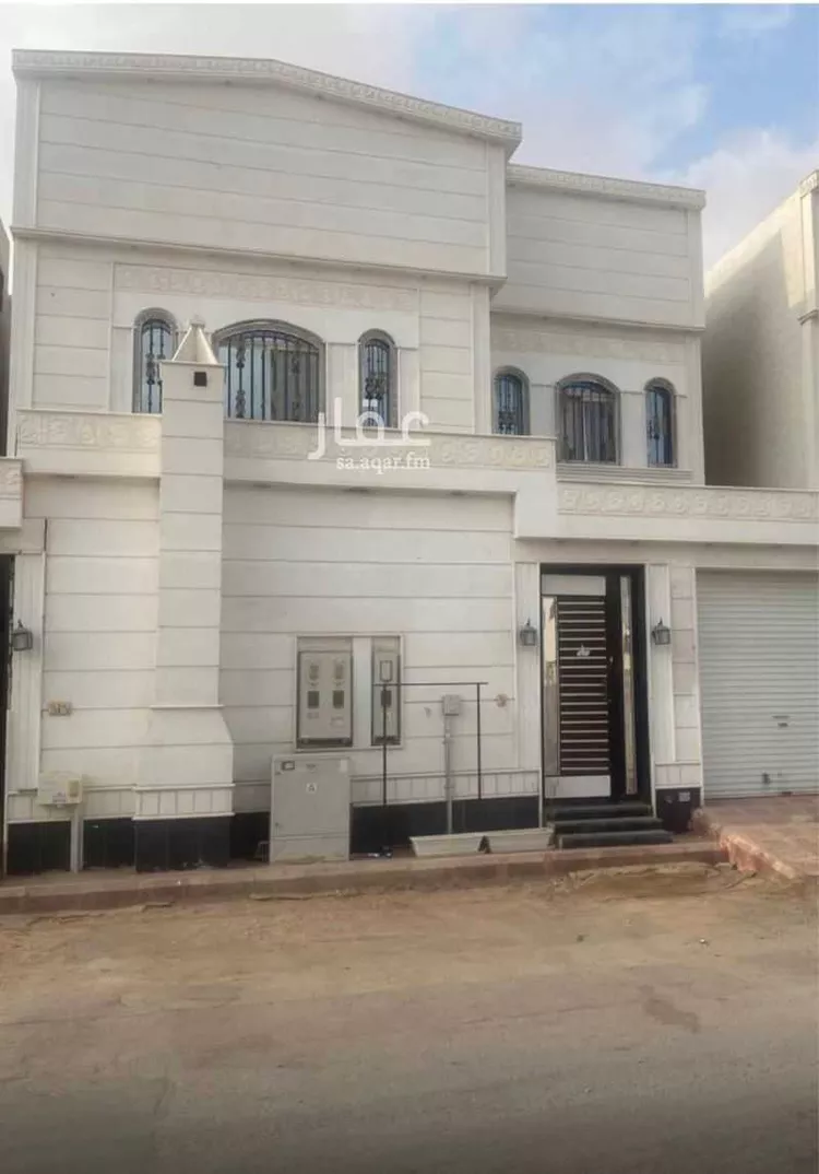 فيلا للبيع في شارع عبدالعزيز العبادي, حي الرمال, مدينة الرياض, منطقة الرياض صورة 2