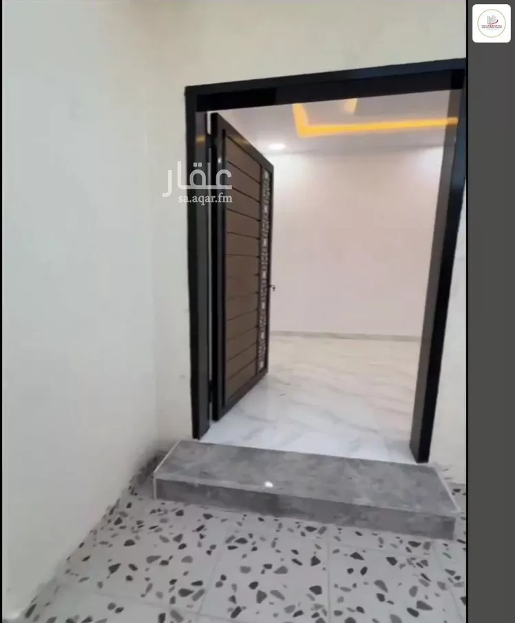 فيلا للبيع في شارع ابن شريح, حي الخزامى, مدينة عنيزة, منطقة القصيم صورة 4