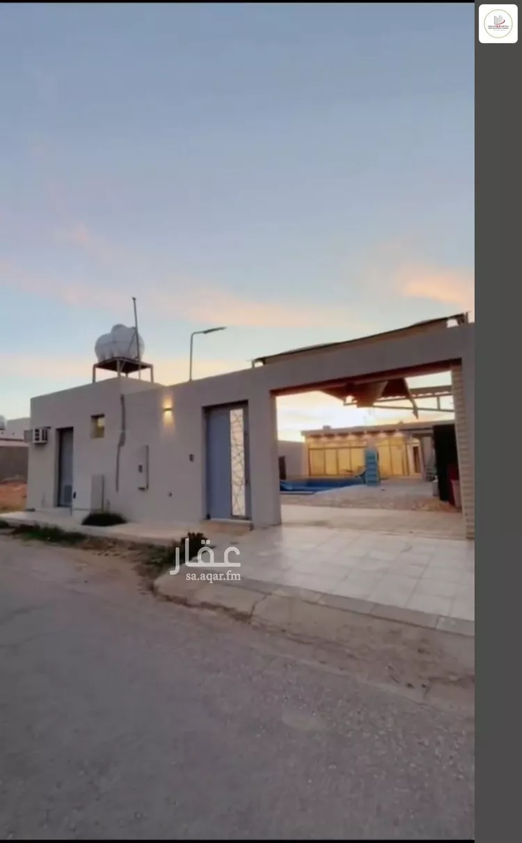 استراحة للبيع في شارع عمر الهمذاني, حي الوهلان, مدينة عنيزة, منطقة القصيم