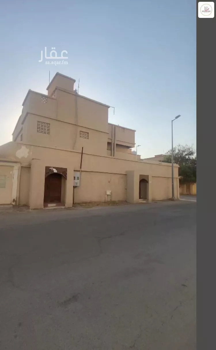 عمارة للبيع في شارع قريش المدني, حي وسط المدينة, مدينة عنيزة, منطقة القصيم صورة 2