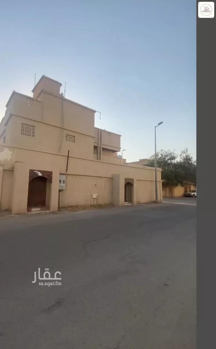 عمارة للبيع في شارع قريش المدني, حي وسط المدينة, مدينة عنيزة, منطقة القصيم صورة 3