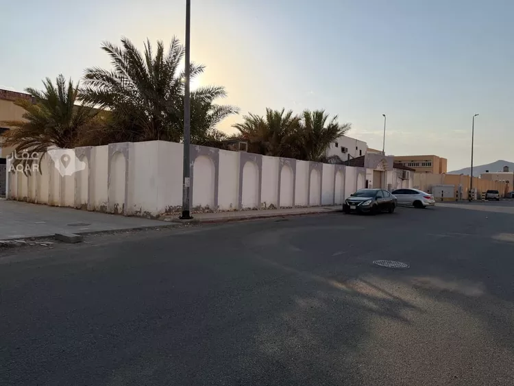 فيلا للبيع في شارع علي ابن نصر الله القرشي, حي سكة الحديد, مدينة المدينة المنورة, منطقة المدينة المنورة 2