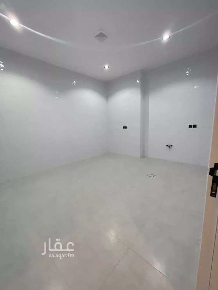 دور للبيع في شارع زينب الهلاليه, حي طويق, مدينة المزاحمية, منطقة الرياض 9