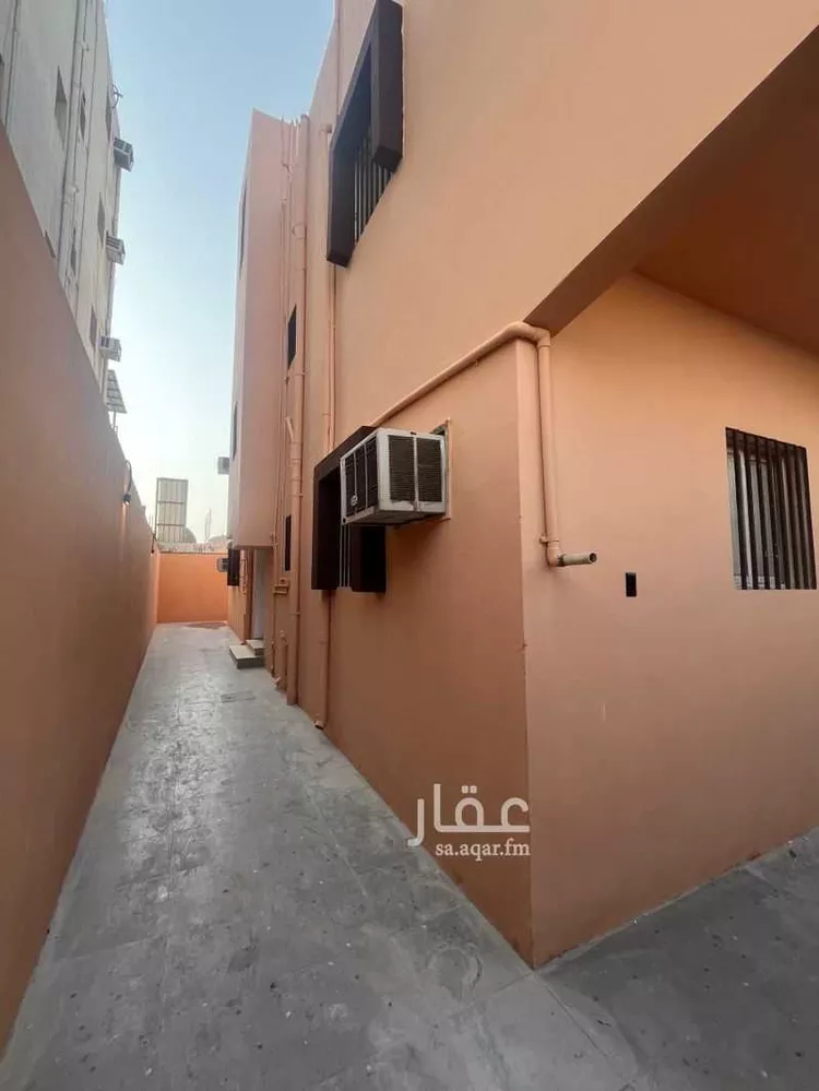 عمارة للبيع في شارع الوديعة, حي الضباب, مدينة الدمام, المنطقة الشرقية صورة 4