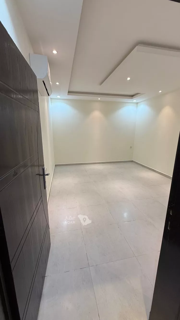 Floor for Rent in Riyadh Al Malqa 9