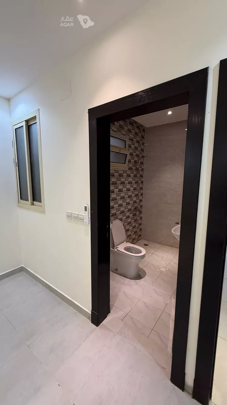 Floor for Rent in Riyadh Al Malqa 10