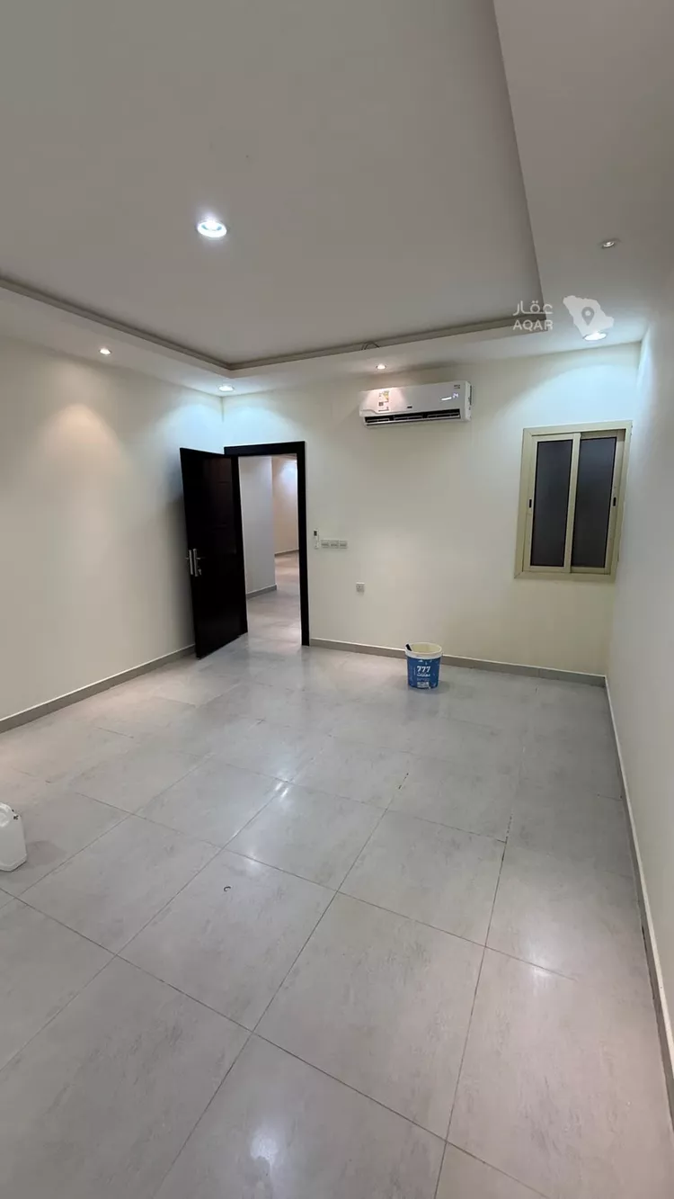 Floor for Rent in Riyadh Al Malqa 11