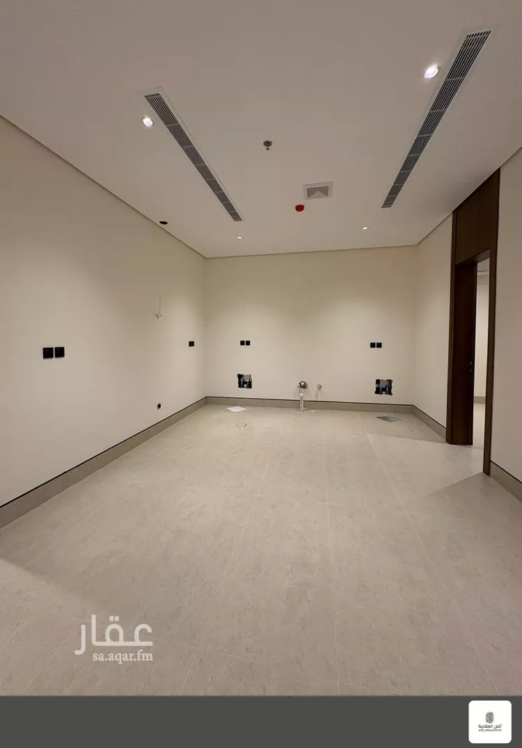 شقة للبيع في شارع الشماخ بن علاء, حي البندرية, مدينة الخبر, المنطقة الشرقية 7