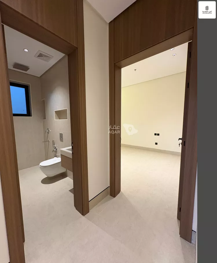 شقة للبيع في شارع الالمعي, حي البندرية, مدينة الخبر, المنطقة الشرقية 8