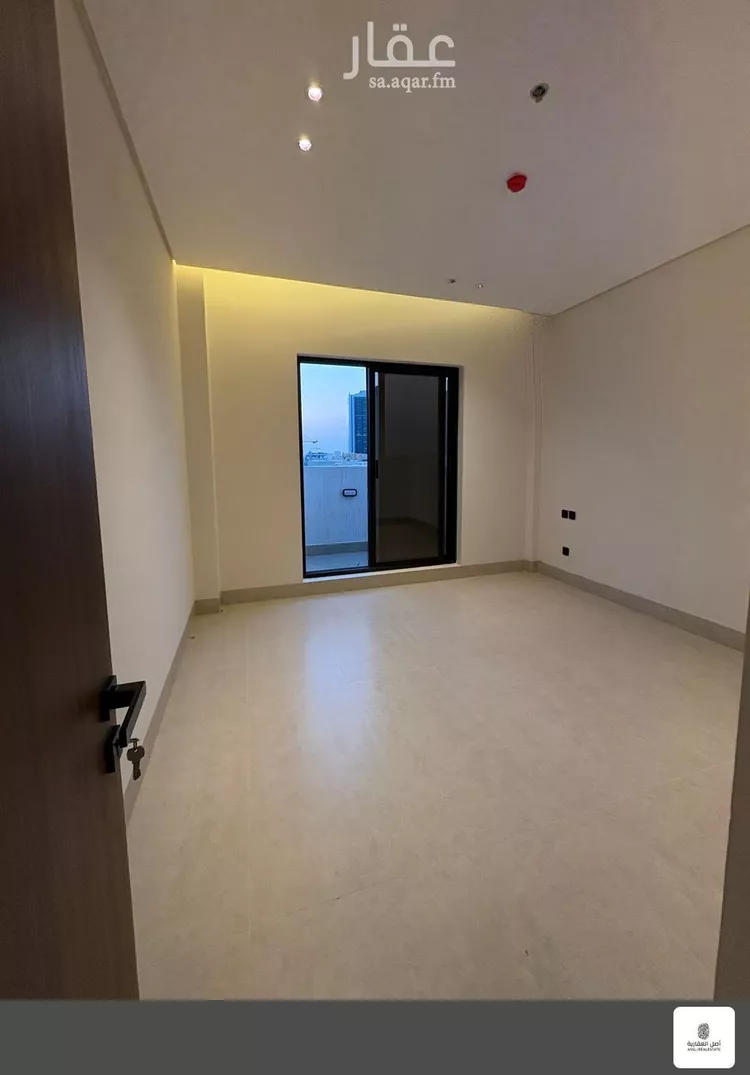 شقة للبيع في شارع الشماخ بن علاء, حي البندرية, مدينة الخبر, المنطقة الشرقية 9