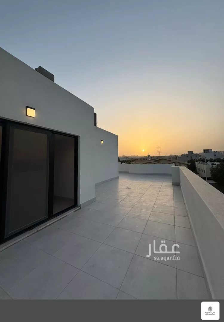 فيلا للبيع في شارع زيد بن ثابت, حي الدوحة الجنوبية, مدينة الظهران, المنطقة الشرقية صورة 2