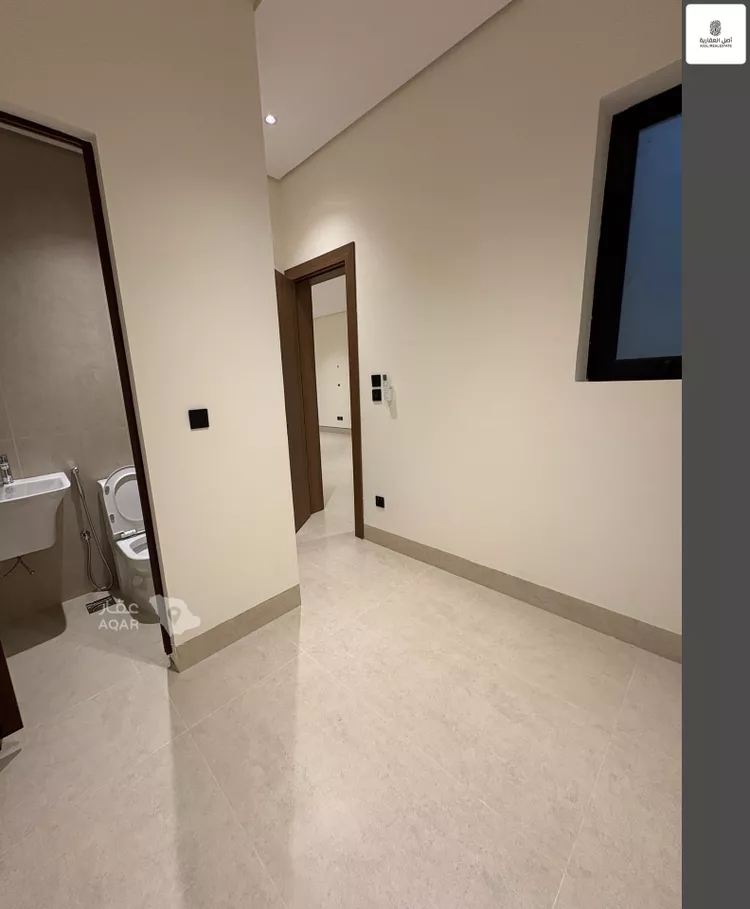 شقة للبيع في شارع الالمعي, حي البندرية, مدينة الخبر, المنطقة الشرقية 9
