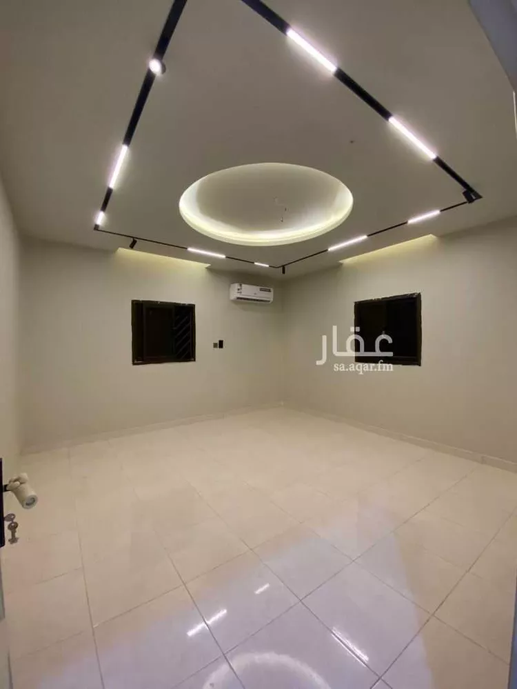 فيلا للبيع في شارع الدفاع, حي إشبيلية, مدينة الرياض, منطقة الرياض 8