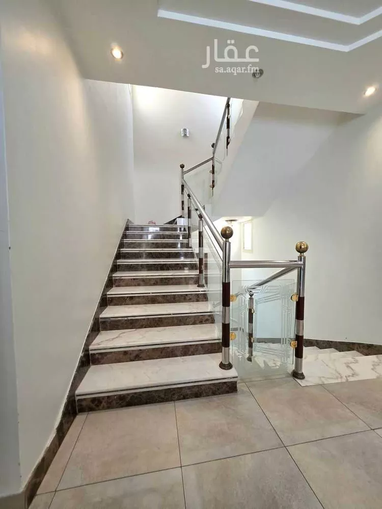 فيلا للبيع في شارع المستنجدي, حي الحمراء, مدينة الرياض, منطقة الرياض صورة 2