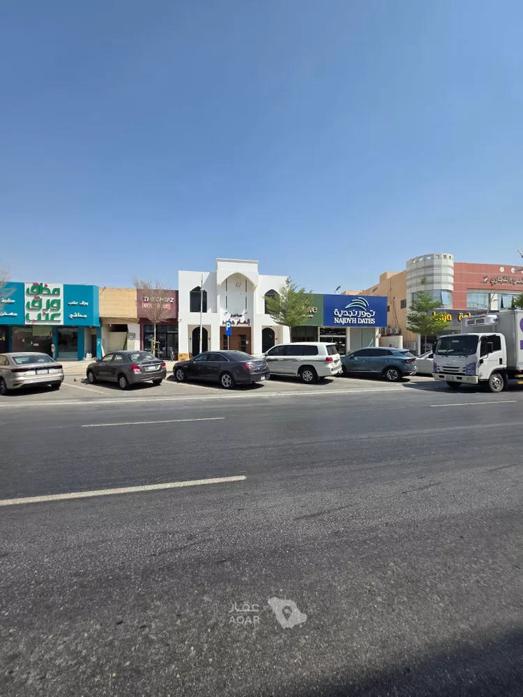 عمارة للبيع في شارع الشيخ حسن بن حسين بن علي, حي إشبيلية, مدينة الرياض, منطقة الرياض 8