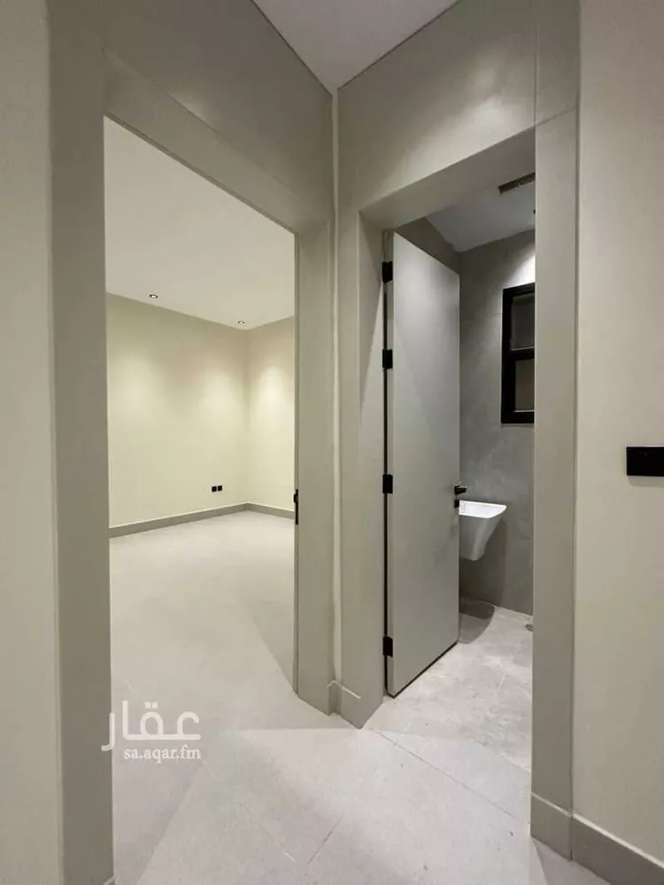 دور للبيع في شارع عبدالله الموفق, حي الخليج, مدينة الرياض, منطقة الرياض صورة 3