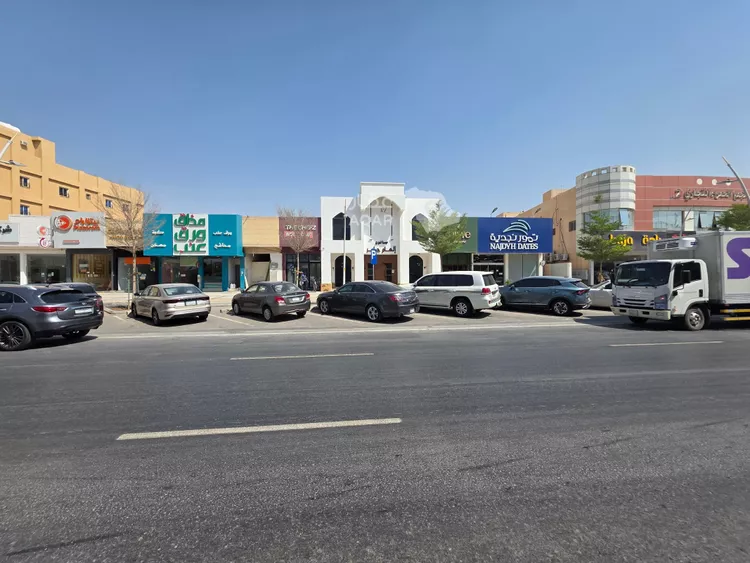 عمارة للبيع في شارع الشيخ حسن بن حسين بن علي, حي إشبيلية, مدينة الرياض, منطقة الرياض صورة 3
