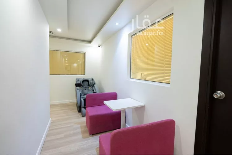 مكتب تجاري للإيجار في شارع أغادير, حي الملك عبدالعزيز, مدينة الرياض, منطقة الرياض صورة 2