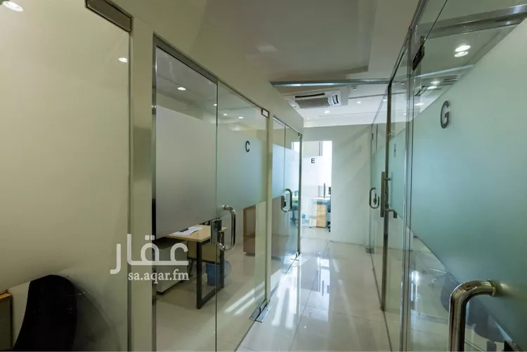 مكتب تجاري للإيجار في شارع الملك عبدالعزيز ابن عبدالرحمن سعود الفرعي, حي العارض, مدينة الرياض, منطقة الرياض