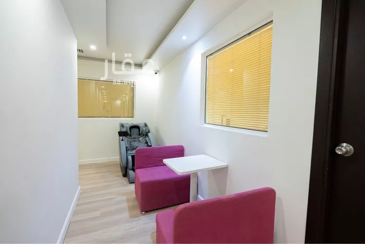 مكتب تجاري للإيجار في شارع أغادير, حي الملك عبدالعزيز, مدينة الرياض, منطقة الرياض صورة 2