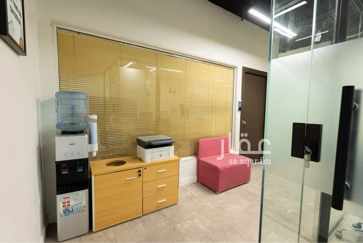 مكتب تجاري للإيجار في شارع أغادير, حي الملك عبدالعزيز, مدينة الرياض, منطقة الرياض صورة 3
