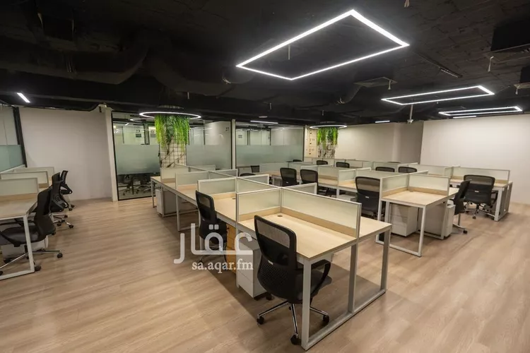 مكتب تجاري للإيجار في شارع أغادير, حي الملك عبدالعزيز, مدينة الرياض, منطقة الرياض