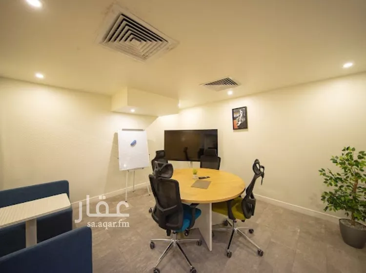 مكتب تجاري للإيجار في شارع أغادير, حي الملك عبدالعزيز, مدينة الرياض, منطقة الرياض صورة 4