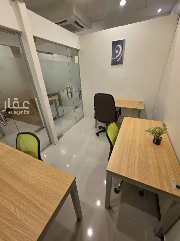 مكتب تجاري للإيجار في شارع الملك عبدالعزيز ابن عبدالرحمن سعود الفرعي, حي العارض, مدينة الرياض, منطقة الرياض