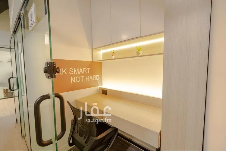مكتب تجاري للإيجار في شارع أغادير, حي الملك عبدالعزيز, مدينة الرياض, منطقة الرياض صورة 3