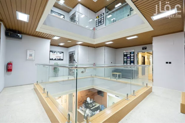 مكتب تجاري للإيجار في شارع أغادير, حي الملك عبدالعزيز, مدينة الرياض, منطقة الرياض صورة 2