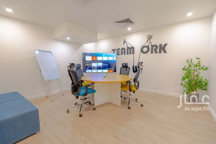 مكتب تجاري للإيجار في شارع أغادير, حي الملك عبدالعزيز, مدينة الرياض, منطقة الرياض صورة 4