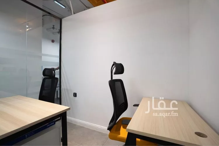 مكتب تجاري للإيجار في شارع الحديقة, حي السويدي, مدينة الرياض, منطقة الرياض 9