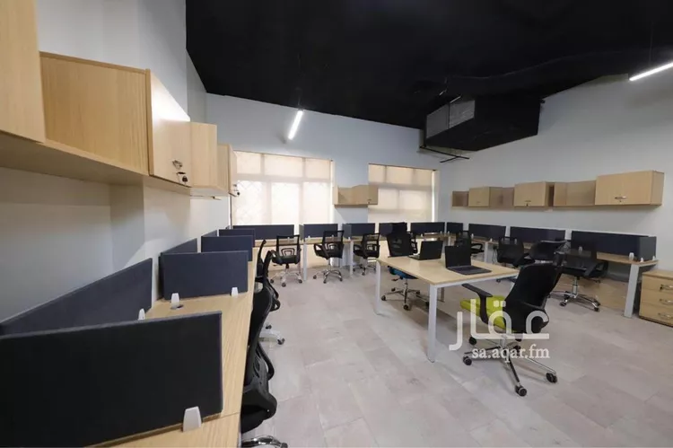 مكتب تجاري للإيجار في شارع أغادير, حي الملك عبدالعزيز, مدينة الرياض, منطقة الرياض صورة 3