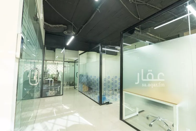 مكتب تجاري للإيجار في شارع أغادير, حي الملك عبدالعزيز, مدينة الرياض, منطقة الرياض صورة 3