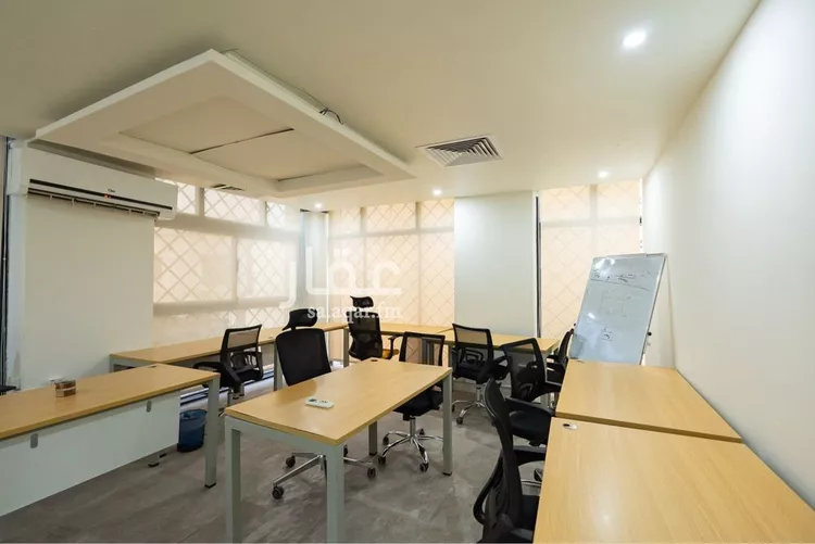 مكتب تجاري للإيجار في شارع أغادير, حي الملك عبدالعزيز, مدينة الرياض, منطقة الرياض