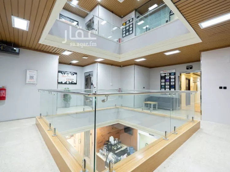 مكتب تجاري للإيجار في شارع أغادير, حي الملك عبدالعزيز, مدينة الرياض, منطقة الرياض صورة 3