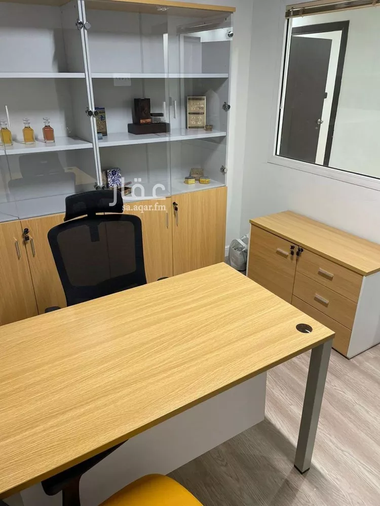 مكتب تجاري للإيجار في شارع أغادير, حي الملك عبدالعزيز, مدينة الرياض, منطقة الرياض صورة 3