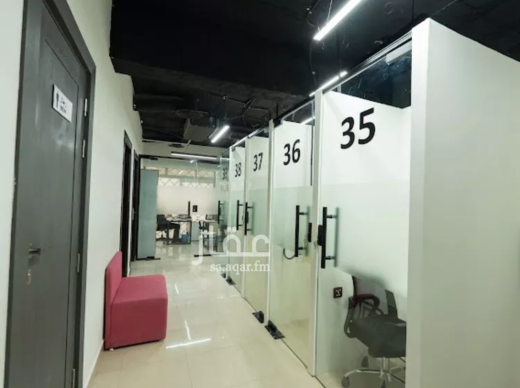 مكتب تجاري للإيجار في شارع أغادير, حي الملك عبدالعزيز, مدينة الرياض, منطقة الرياض صورة 2