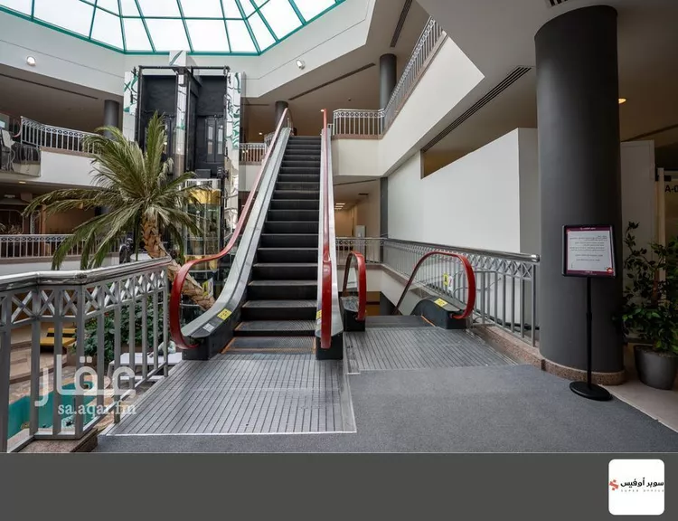 مكتب تجاري للإيجار في شارع خريص الفرعي, حي الروضة, مدينة الرياض, منطقة الرياض صورة 4