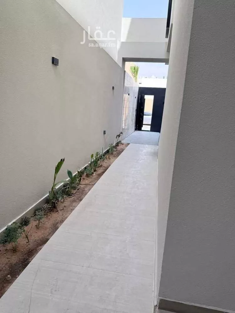 دور للبيع في شارع بشار, حي مغرزات, مدينة الرياض, منطقة الرياض صورة 4