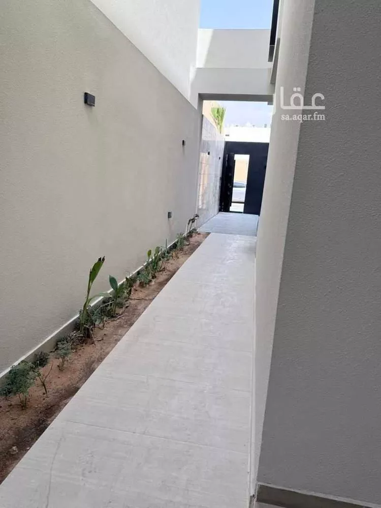 دور للبيع في شارع بشار, حي مغرزات, مدينة الرياض, منطقة الرياض صورة 4