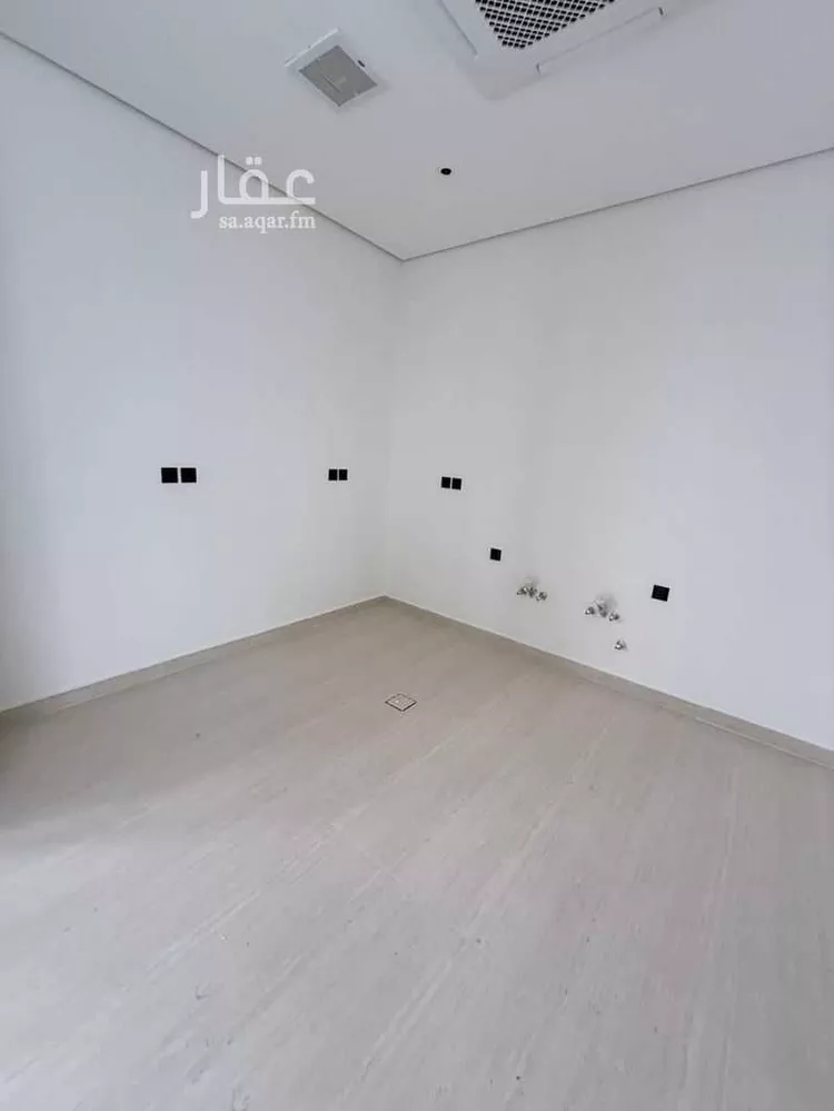 دور للبيع في شارع بشار, حي مغرزات, مدينة الرياض, منطقة الرياض صورة 3