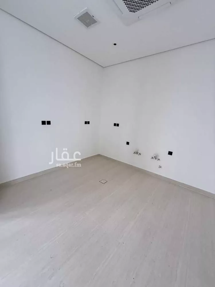 دور للبيع في شارع بشار, حي مغرزات, مدينة الرياض, منطقة الرياض صورة 3