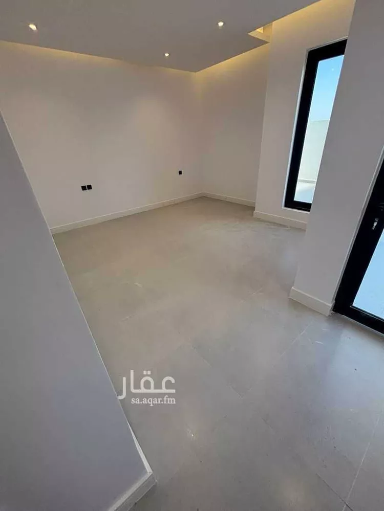 دور للبيع في شارع رقم 17, حي الملك عبدالله, مدينة الرياض, منطقة الرياض صورة 3