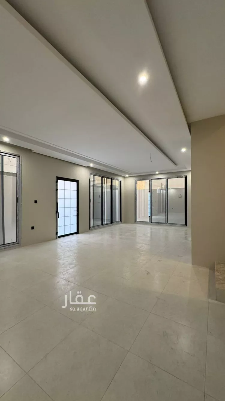 فيلا للبيع في شارع قرن المنازل, حي الصواري, مدينة الخبر, المنطقة الشرقية صورة 3