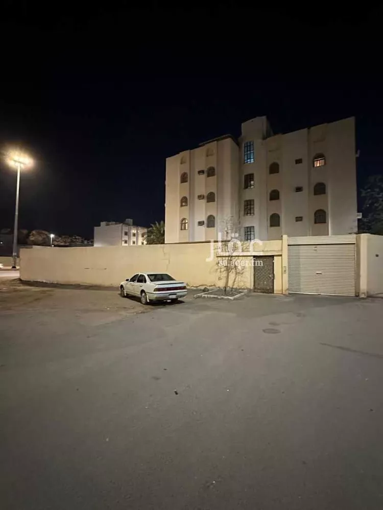 Building for Rent in Medina Bani Harithah 12